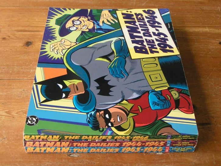 Batman ~ Complete serie van The dailies 1 t/m 3, Boeken, Stripboeken, Zo goed als nieuw, Complete serie of reeks, Ophalen of Verzenden