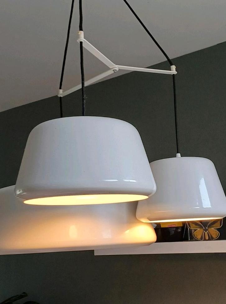 Mooie witte design lamp te koop, Huis en Inrichting, Lampen | Tafellampen, Zo goed als nieuw, 75 cm of meer, Metaal, Ophalen of Verzenden