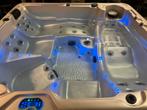 Jacuzzi / spa 5 personen, Tuin en Terras, Bubbelbaden en Hottubs, Ophalen, Zo goed als nieuw, Filter, Vast