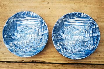 2x Wedgwood Dickens Coaching Days Borden beschikbaar voor biedingen