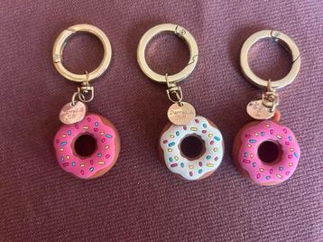 Donut Sleutelhangers voor Appel Airtag - Darrel & Jill beschikbaar voor biedingen