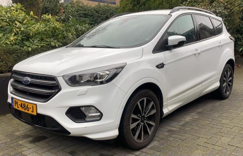 Ford Kuga st-line 2017 80.000km 2e eigenaar, Auto's, Ford, 1800 kg, Zwart, 4 cilinders, 150 pk