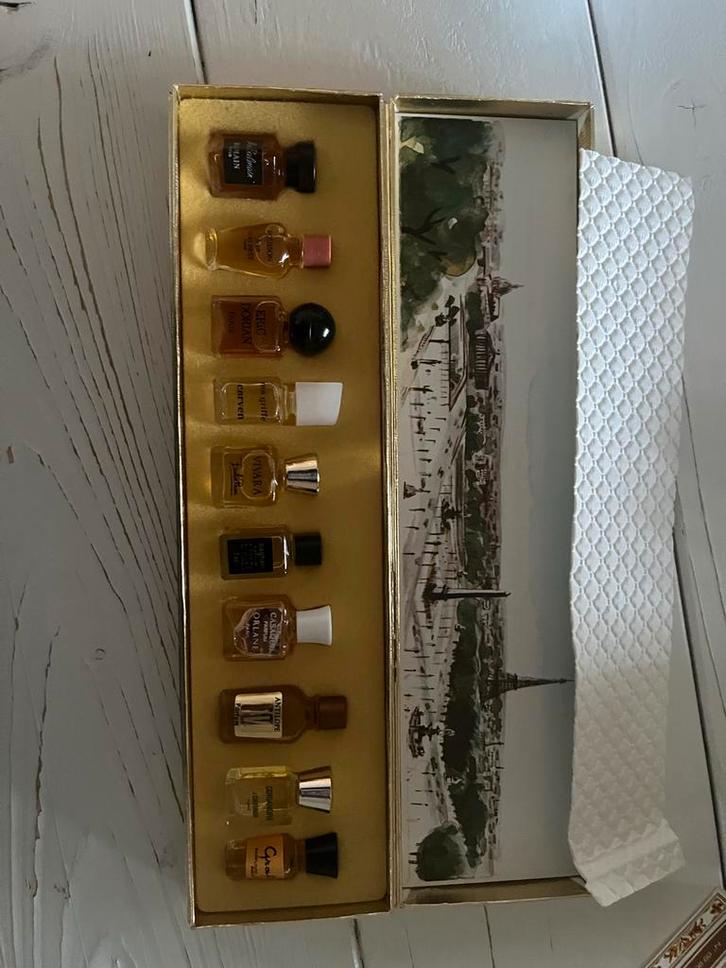Les Meilleurs Parfums de Paris - Miniatuur Collectie, Sieraden, Tassen en Uiterlijk, Uiterlijk | Parfum, Zo goed als nieuw, Ophalen