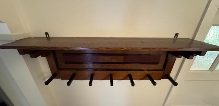 Amsterdamsche school kapstok  en krantenbak, Antiek en Kunst, Kunst | Designobjecten, Ophalen