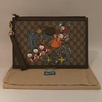 Gucci Pouch Limited X Donald Duck | Nette Staat, Gucci, Gebruikt, Support@gucci.com, 30 Avenue Montaigne
75008 Paris