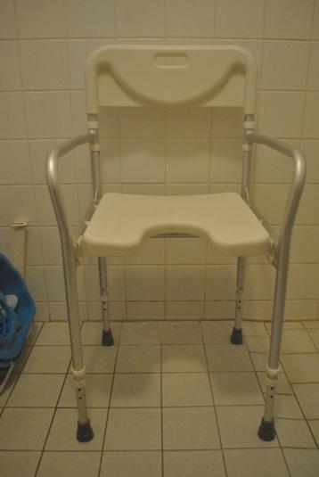 Douchestoel beschikbaar voor biedingen