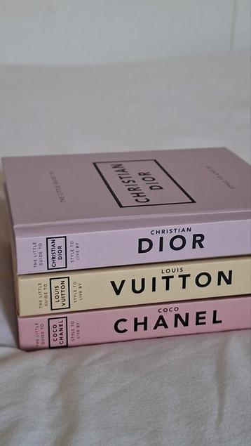 The Little Guide to Dior, Vuitton & Chanel - Boekenset beschikbaar voor biedingen