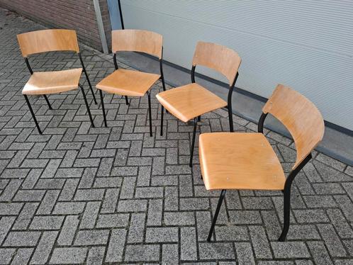 4x Retro Ahrend buisframe stoel stoelen geleefd. Kijk,, Huis en Inrichting, Stoelen, Gebruikt, Vier, Hout, Metaal, Ophalen