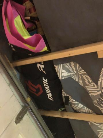 Garage Sale: 2  Surfplanken Fanatic Mistral zeilen  beschikbaar voor biedingen
