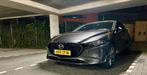 Mazda 3 Skyactiv-g 140pk M Hybrid Aut 2025 Lease Overnemen, Auto's, 1370 kg, 4 cilinders, Origineel Nederlands, Zilver of Grijs