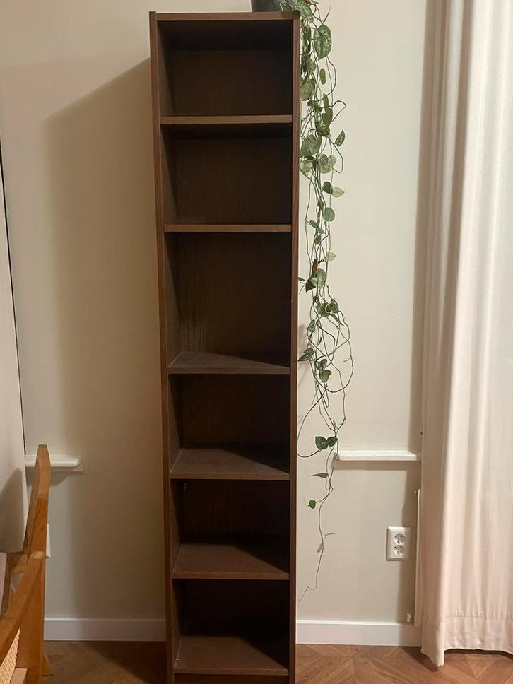 Billy Boekenkast Walnoot bruin, Huis en Inrichting, Kasten | Boekenkasten, Zo goed als nieuw, 50 tot 100 cm, 200 cm of meer, 25 tot 50 cm