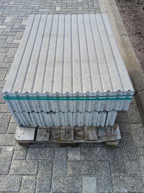 Nieuwe opsluitbanden 6x20x100 cm. Grijs . Nu € 3,= per stuk, Tuin en Terras, Terrasdelen en Vlonders, Nieuw, Overige materialen