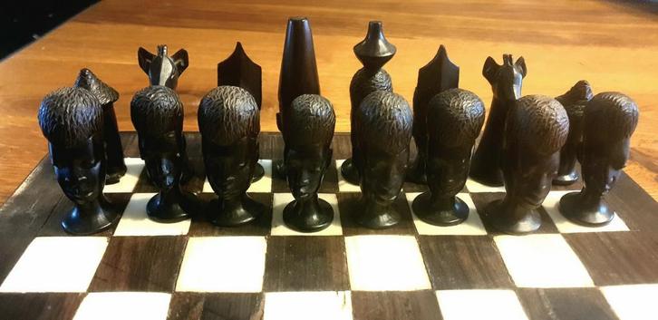 Schaakstukken mpingo zwart Afrikaans hout hand gesneden, Antiek en Kunst, Kunst | Beelden en Houtsnijwerken, Ophalen of Verzenden