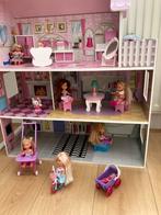 leuk poppenhuis met meubeltjes en popjes €35, Ophalen, Zo goed als nieuw