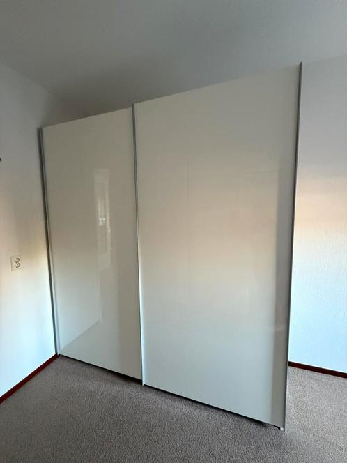 Kledingkast met 2 schuifdeuren met hang en leg gedeelte wit, Huis en Inrichting, Kasten | Kledingkasten, Zo goed als nieuw, 200 cm of meer