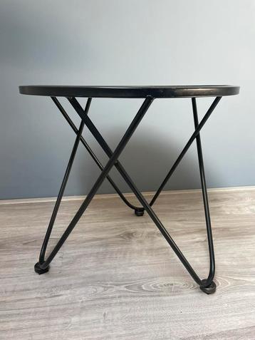 Zwart metalen bijzettafeltje 42 cm beschikbaar voor biedingen
