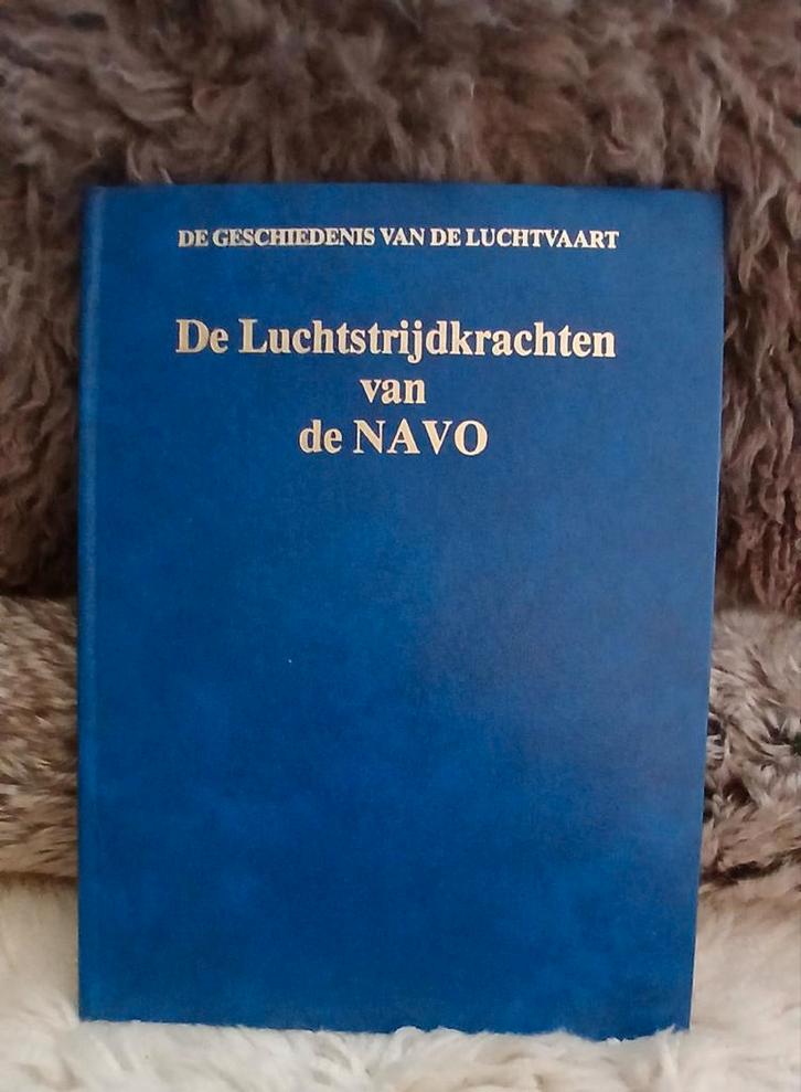 De luchtstrijdkrachten van de Navo, Verzamelen, Luchtvaart en Vliegtuigspotten, Zo goed als nieuw, Boek of Tijdschrift, Ophalen of Verzenden