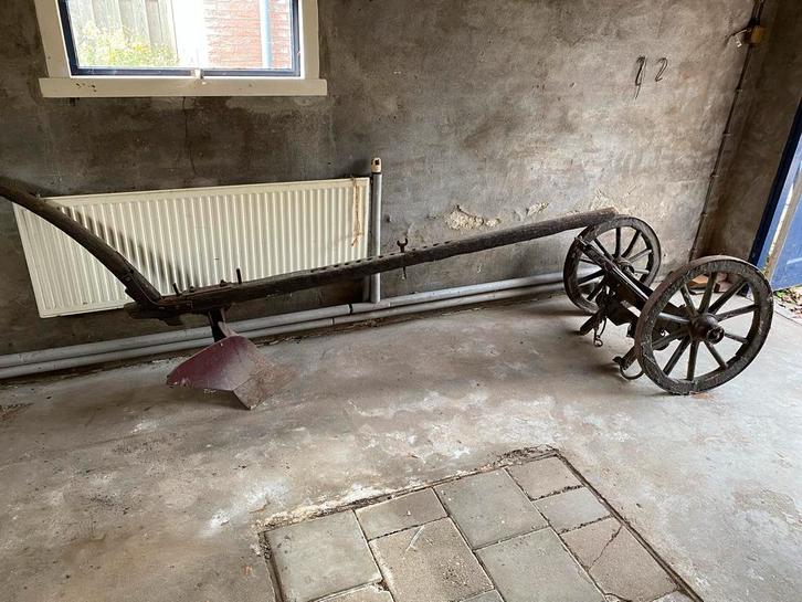 Antieke Houten Ploeg met Wielen, Antiek en Kunst, Antiek | Gereedschap en Instrumenten, Ophalen