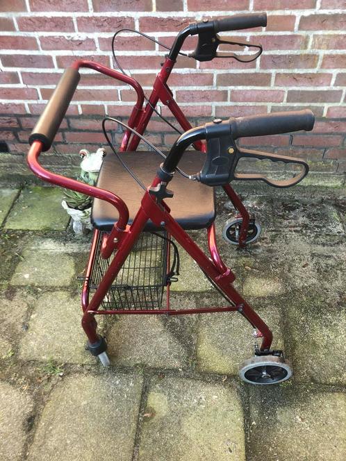 Rollator inklapbaar licht gewicht kleur rood voor 50 euro, Diversen, Rollators, Zo goed als nieuw, Lichtgewicht, Opvouwbaar, Ophalen of Verzenden