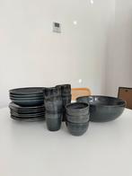 HEMA servies Porto reactief glazuur zwart, Ophalen, Zo goed als nieuw, Overige stijlen, Compleet servies