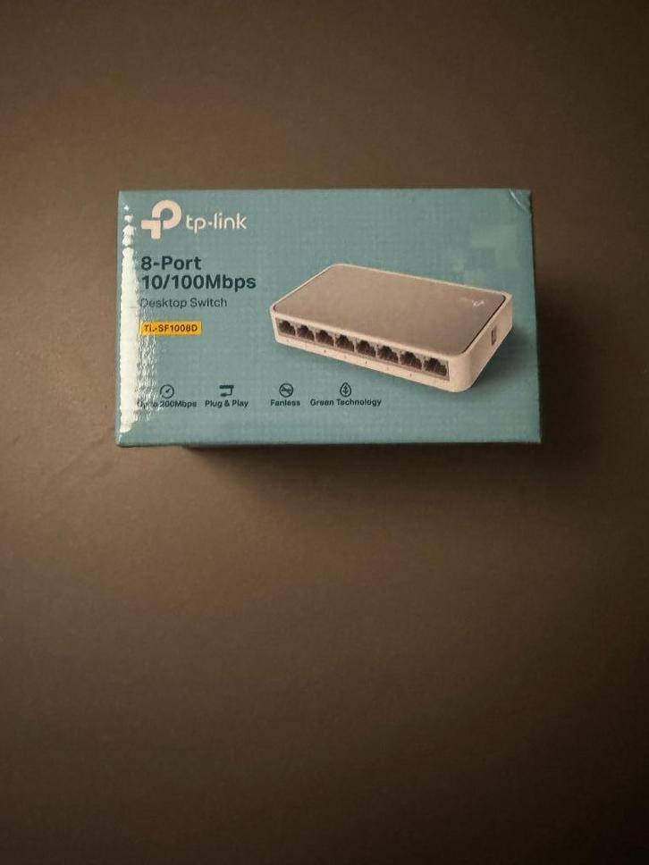 TPLink 8 poorts 100 Mbps ethernet switch TL-SF1008D, Computers en Software, Netwerk switches, Zo goed als nieuw, Ophalen of Verzenden