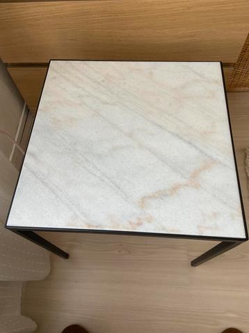 Marmeren Bedtafeltje - 45x45x45 cm beschikbaar voor biedingen