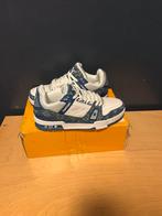 Lv trainers, Blauw, Nieuw, Ophalen of Verzenden, Sneakers of Gympen