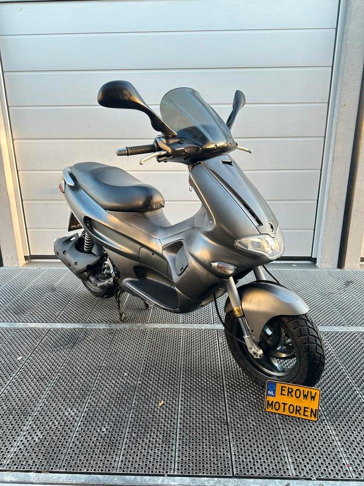 Gilera Runner Sp pro 2004 180cc 4T. (125cc 172cc skr zip tph, Fietsen en Brommers, Scooters | Overige merken, Zo goed als nieuw