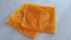 2x Fluffy Kussenhoes Geel Bruin Oker, Huis en Inrichting, Ophalen of Verzenden, Nieuw, Geel, Vierkant