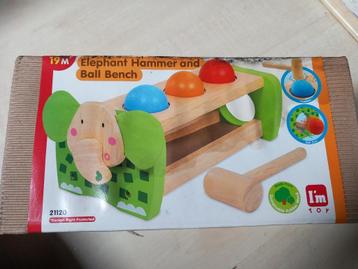 I'm Toy Hamerbank olifant (groen) beschikbaar voor biedingen