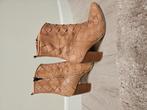 Half hoge / enkellaarsjes Notre-V, maat 39, Kleding | Dames, Schoenen, Notre-V, Beige, Lage of Enkellaarzen, Ophalen of Verzenden