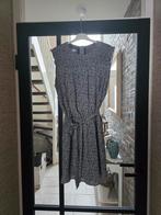 Te koop zwart/grijze damesjurk, merk Mango, maat M, Kleding | Dames, Jurken, Maat 38/40 (M), Mango, Ophalen of Verzenden, Zo goed als nieuw
