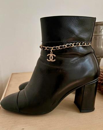 Chanel M38 laarzen met CC- logo, echte leer prima staat beschikbaar voor biedingen