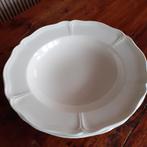 Wedgwood QUEENS PLAIN 2 pastaborden Ø 27 cm, Huis en Inrichting, Keuken | Servies, Ophalen of Verzenden, Zo goed als nieuw, Bord(en)