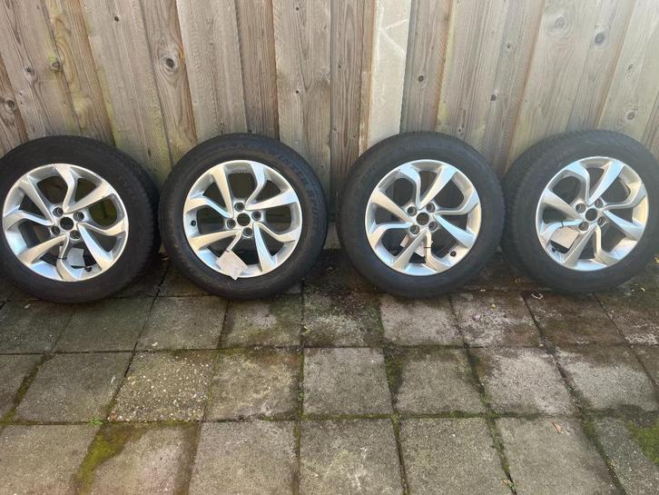 4 x dubbelspaaks 16inch Lmv inc. banden opelcorsa-adam, Auto-onderdelen, Banden en Velgen, Band(en), Winterbanden, 16 inch, 205 mm