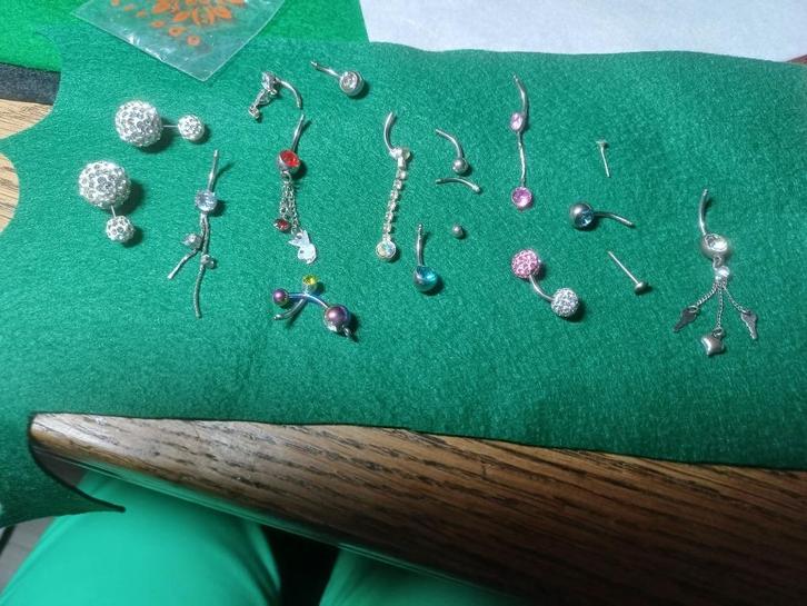 18 piercings, Sieraden, Tassen en Uiterlijk, Piercings, Gebruikt, Overige typen, Zilver, Met strass, Ophalen of Verzenden