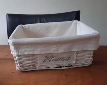 Leuk rieten mandje met voering (los) met tekst "Home"
 beschikbaar voor biedingen