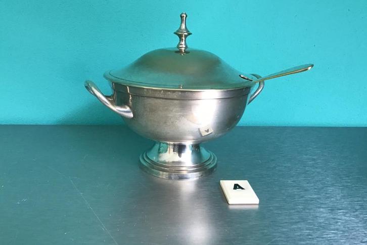 Verzilverde terrine of dekschaal met lepel, Antiek en Kunst, Antiek | Servies los, Ophalen of Verzenden