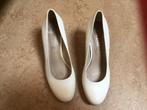 Witte schoenen met houten hak maat 40 merk Tamaris, Wit, Overige typen, Gedragen, Ophalen