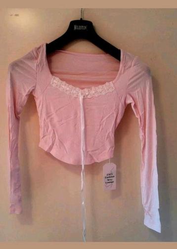 Nieuwe roze crop top maat S. beschikbaar voor biedingen