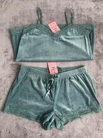 Hunkemöller Velours shortama setje - maat M - nieuw, Kleding | Dames, Pyjama's, Hunkemöller, Ophalen of Verzenden, Zo goed als nieuw