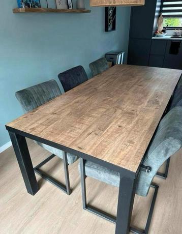 Eettafel mangohout 220x100 beschikbaar voor biedingen