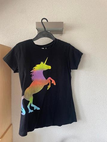 2 Shirts met Eenhoorn maat 164/170 beschikbaar voor biedingen