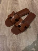 Hermes Oran Slippers Maat 39 - Nieuw in Doos, Ophalen of Verzenden, Nieuw, Bruin, Slippers