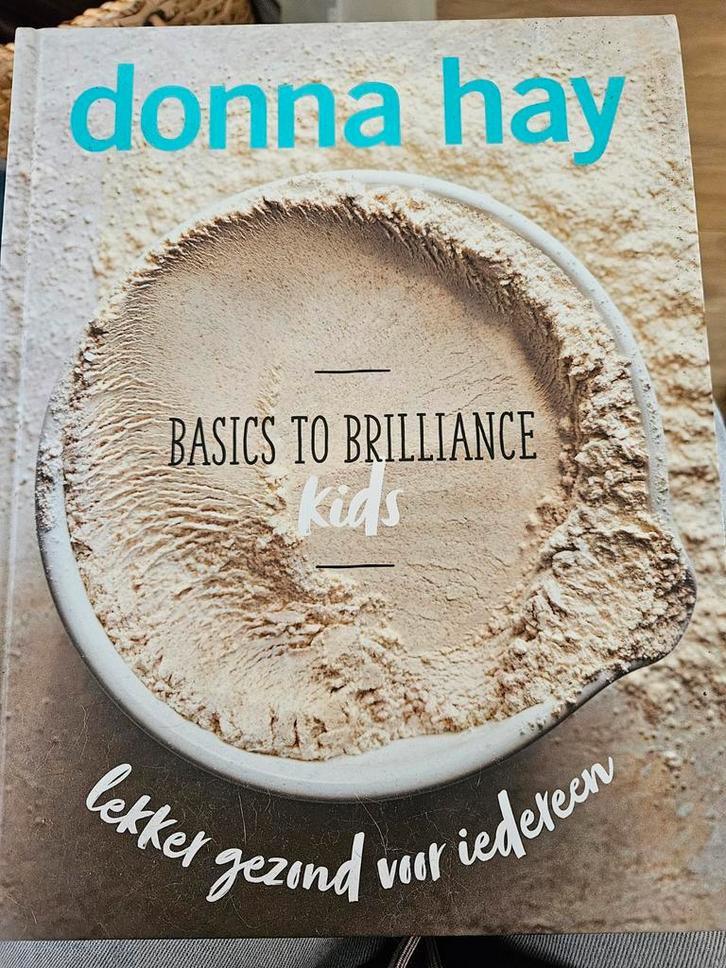 Donna Hay - Basics to Brilliance Kids Kookboek, Boeken, Kookboeken, Zo goed als nieuw, Hoofdgerechten, Taart, Gebak en Desserts