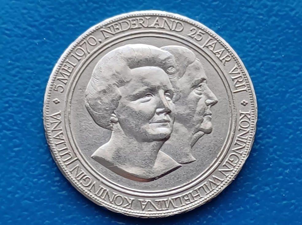 Penning  25e verjaardag van de bevrijding -, Postzegels en Munten, Penningen en Medailles, Overige materialen, Nederland, Verzenden
