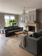 Twee identieke 2,5-zits banken van Room108 met hocker grijs, Ophalen, Gebruikt, Stof, Strak landelijk