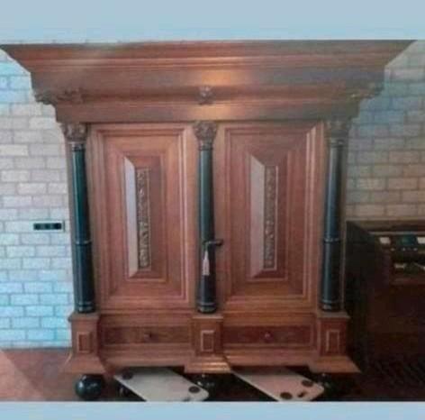 17e eeuwse kolommenkast, Antiek en Kunst, Antiek | Meubels | Kasten, Ophalen