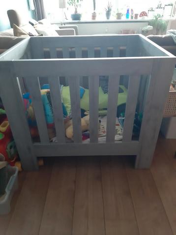 Grijze houtlook box TWF - 3 standen beschikbaar voor biedingen