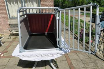 Hondenbench / Autobench 4Pets PRO 3 MEDIUM beschikbaar voor biedingen
